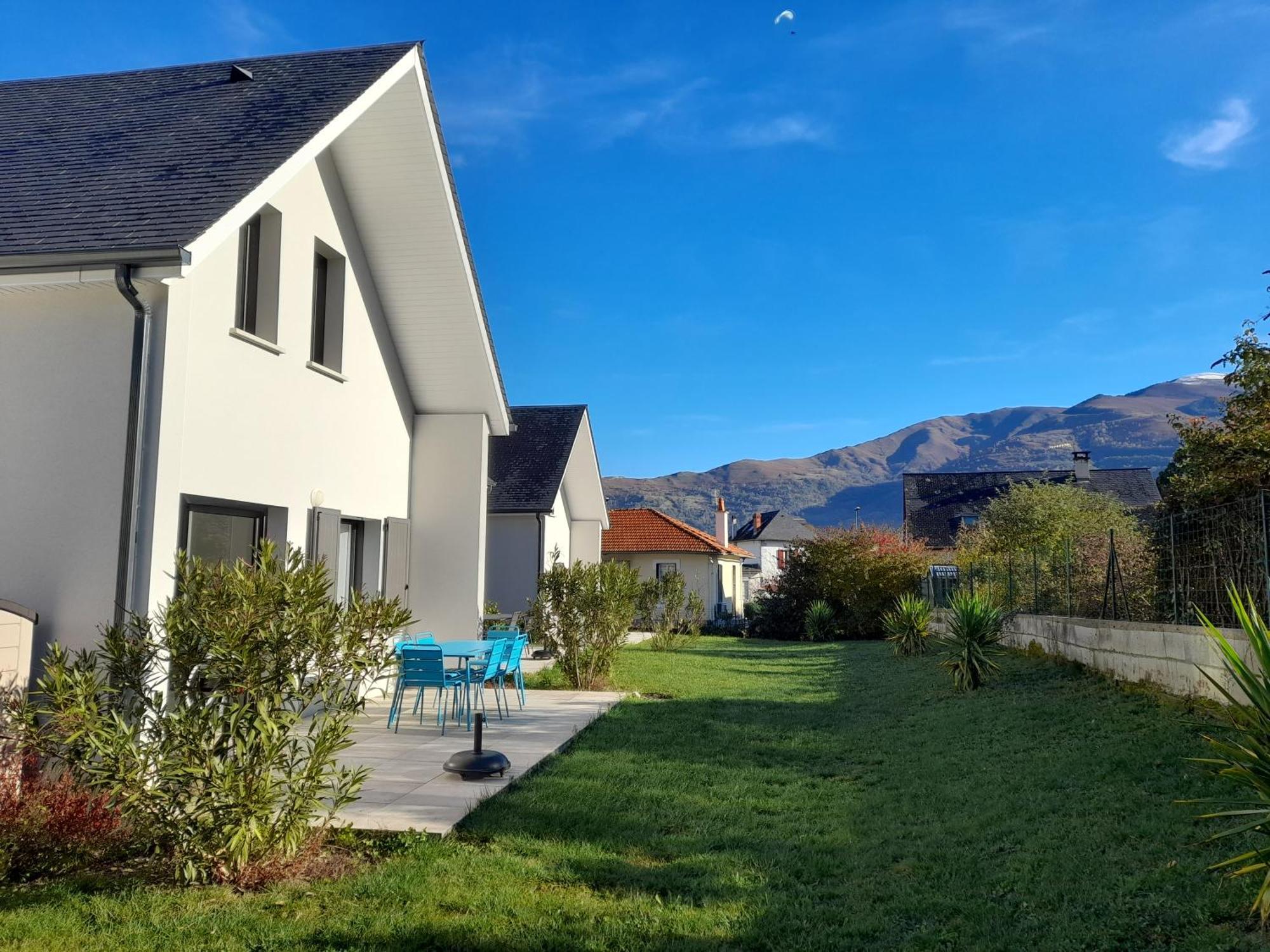 Gite Les Lys Fleurs Des Pyrenees Argelès-Gazost Exteriér fotografie